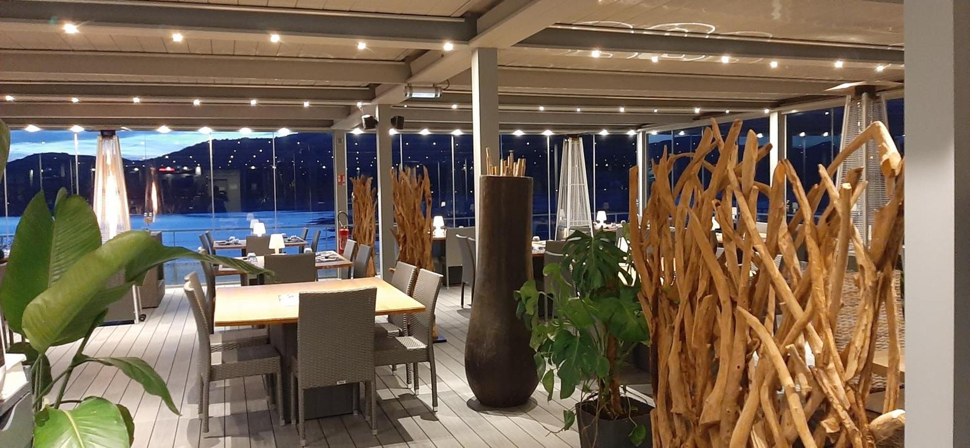 סבינס Hotel Les Flots Bleus מראה חיצוני תמונה
